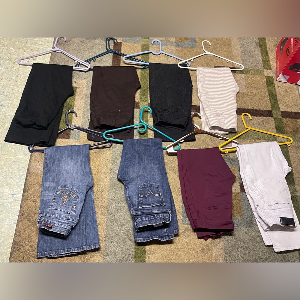 JEANS/DRESS PANTS